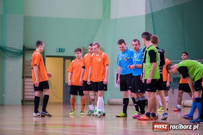 Zdjęcie w galerii na portalu naszraciborz.pl: Makroregionalny Turniej Halowej Piłki Nożnej Chłopców Szkół Ponadgimnazjalnych wiadomości z regionu