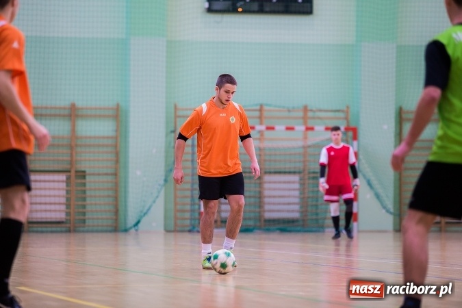 Zdjęcie w galerii na portalu naszraciborz.pl: Makroregionalny Turniej Halowej Piłki Nożnej Chłopców Szkół Ponadgimnazjalnych wiadomości z regionu