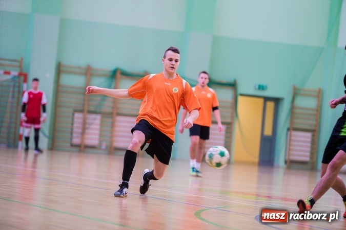 Zdjęcie w galerii na portalu naszraciborz.pl: Makroregionalny Turniej Halowej Piłki Nożnej Chłopców Szkół Ponadgimnazjalnych wiadomości z regionu