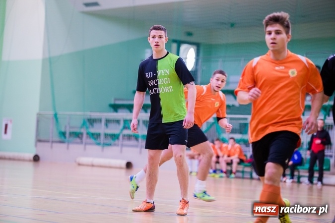 Zdjęcie w galerii na portalu naszraciborz.pl: Makroregionalny Turniej Halowej Piłki Nożnej Chłopców Szkół Ponadgimnazjalnych wiadomości z regionu