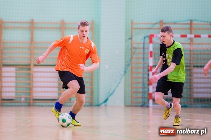 Zdjęcie w galerii na portalu naszraciborz.pl: Makroregionalny Turniej Halowej Piłki Nożnej Chłopców Szkół Ponadgimnazjalnych wiadomości z regionu