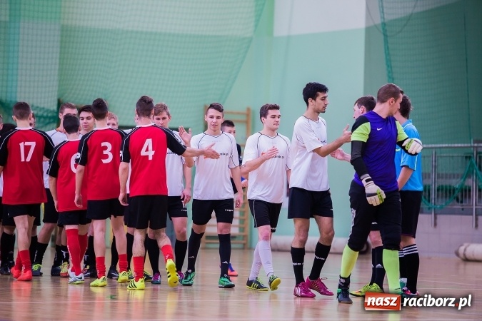 Zdjęcie w galerii na portalu naszraciborz.pl: Makroregionalny Turniej Halowej Piłki Nożnej Chłopców Szkół Ponadgimnazjalnych wiadomości z regionu