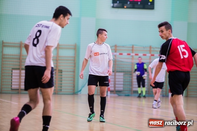 Zdjęcie w galerii na portalu naszraciborz.pl: Makroregionalny Turniej Halowej Piłki Nożnej Chłopców Szkół Ponadgimnazjalnych wiadomości z regionu