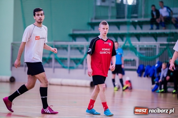 Zdjęcie w galerii na portalu naszraciborz.pl: Makroregionalny Turniej Halowej Piłki Nożnej Chłopców Szkół Ponadgimnazjalnych wiadomości z regionu