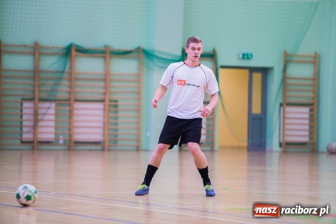 Zdjęcie w galerii na portalu naszraciborz.pl: Makroregionalny Turniej Halowej Piłki Nożnej Chłopców Szkół Ponadgimnazjalnych wiadomości z regionu