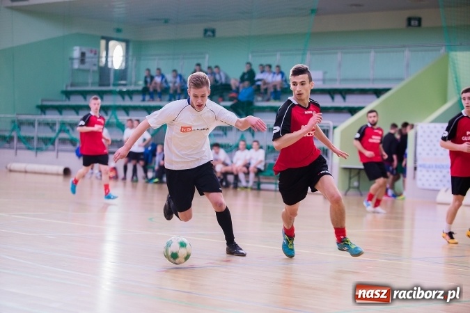 Zdjęcie w galerii na portalu naszraciborz.pl: Makroregionalny Turniej Halowej Piłki Nożnej Chłopców Szkół Ponadgimnazjalnych wiadomości z regionu