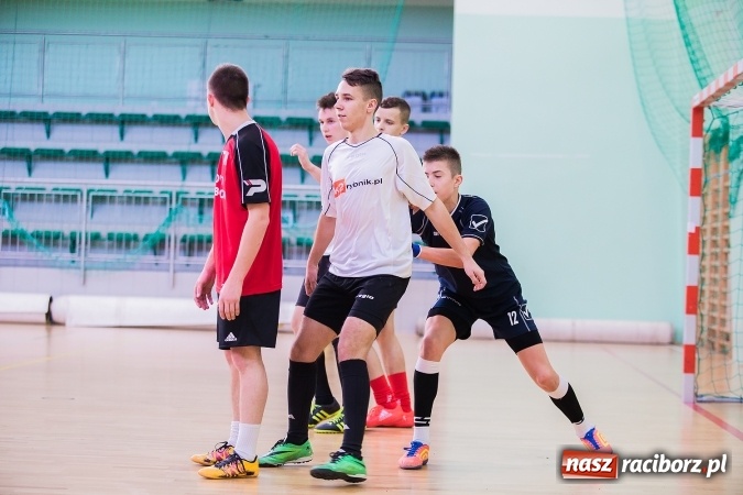 Zdjęcie w galerii na portalu naszraciborz.pl: Makroregionalny Turniej Halowej Piłki Nożnej Chłopców Szkół Ponadgimnazjalnych wiadomości z regionu