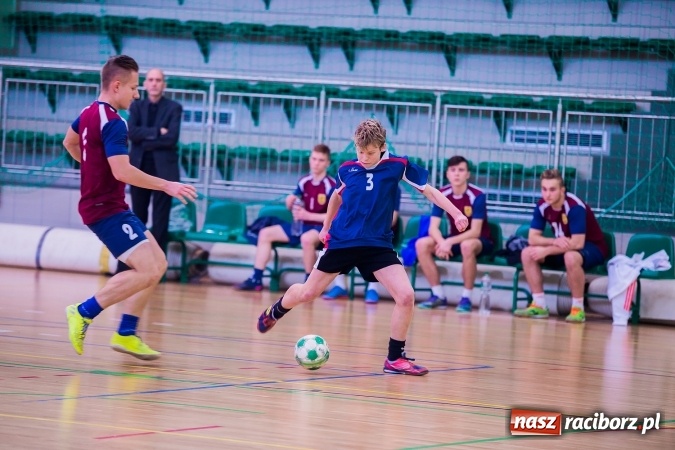 Zdjęcie w galerii na portalu naszraciborz.pl: Makroregionalny Turniej Halowej Piłki Nożnej Chłopców Szkół Ponadgimnazjalnych wiadomości z regionu