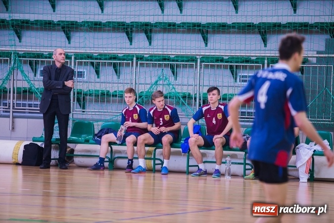Zdjęcie w galerii na portalu naszraciborz.pl: Makroregionalny Turniej Halowej Piłki Nożnej Chłopców Szkół Ponadgimnazjalnych wiadomości z regionu