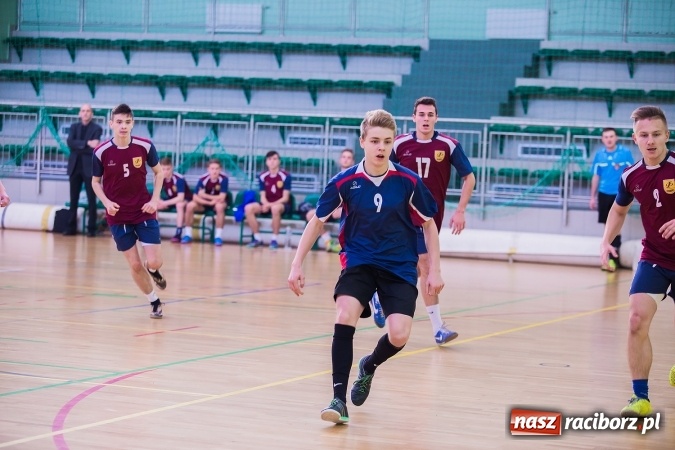 Zdjęcie w galerii na portalu naszraciborz.pl: Makroregionalny Turniej Halowej Piłki Nożnej Chłopców Szkół Ponadgimnazjalnych wiadomości z regionu