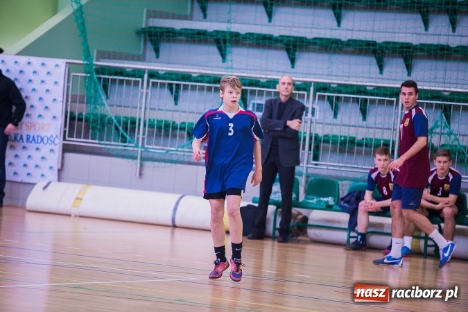 Zdjęcie w galerii na portalu naszraciborz.pl: Makroregionalny Turniej Halowej Piłki Nożnej Chłopców Szkół Ponadgimnazjalnych wiadomości z regionu