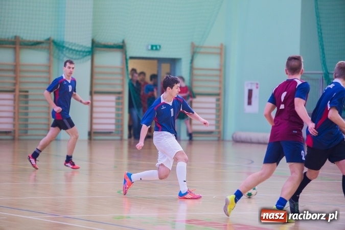 Zdjęcie w galerii na portalu naszraciborz.pl: Makroregionalny Turniej Halowej Piłki Nożnej Chłopców Szkół Ponadgimnazjalnych wiadomości z regionu