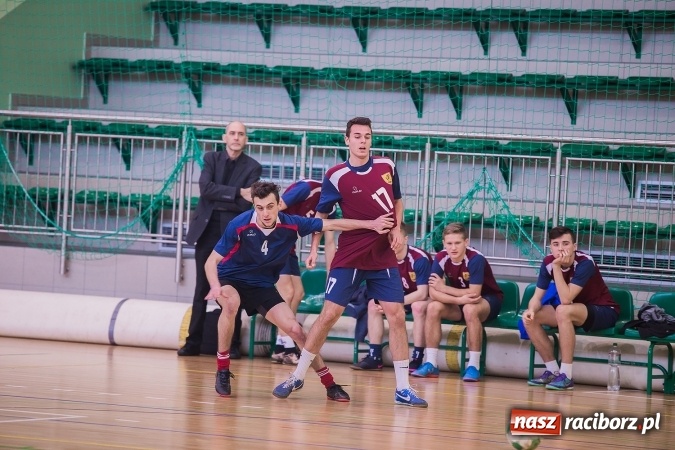 Zdjęcie w galerii na portalu naszraciborz.pl: Makroregionalny Turniej Halowej Piłki Nożnej Chłopców Szkół Ponadgimnazjalnych wiadomości z regionu