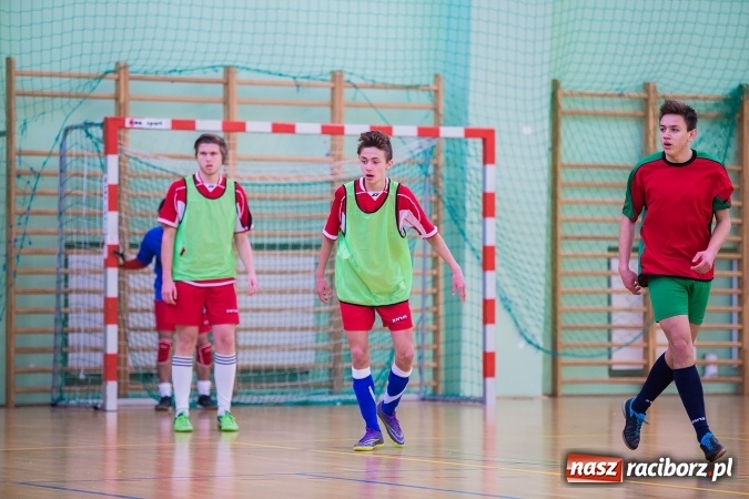 Zdjęcie w galerii na portalu naszraciborz.pl: Makroregionalny Turniej Halowej Piłki Nożnej Chłopców Szkół Ponadgimnazjalnych wiadomości z regionu