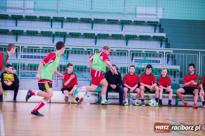 Zdjęcie w galerii na portalu naszraciborz.pl: Makroregionalny Turniej Halowej Piłki Nożnej Chłopców Szkół Ponadgimnazjalnych wiadomości z regionu