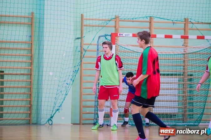 Zdjęcie w galerii na portalu naszraciborz.pl: Makroregionalny Turniej Halowej Piłki Nożnej Chłopców Szkół Ponadgimnazjalnych wiadomości z regionu