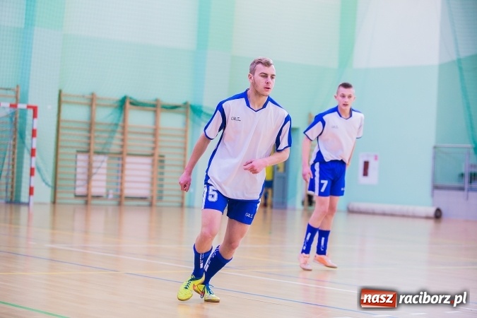 Zdjęcie w galerii na portalu naszraciborz.pl: Makroregionalny Turniej Halowej Piłki Nożnej Chłopców Szkół Ponadgimnazjalnych wiadomości z regionu