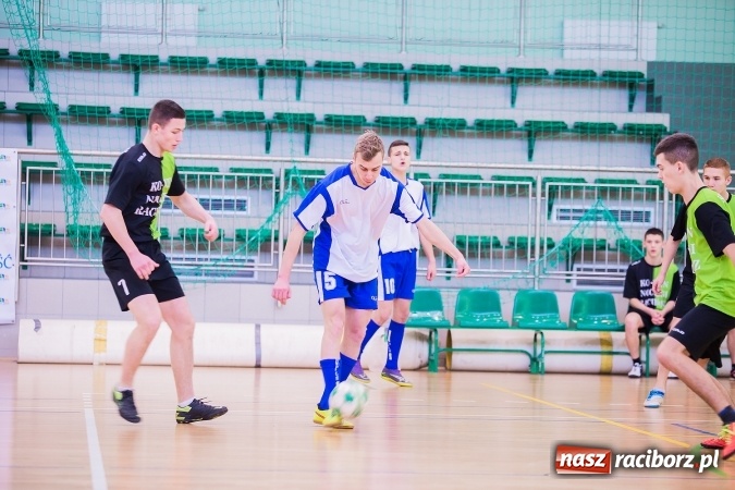 Zdjęcie w galerii na portalu naszraciborz.pl: Makroregionalny Turniej Halowej Piłki Nożnej Chłopców Szkół Ponadgimnazjalnych wiadomości z regionu