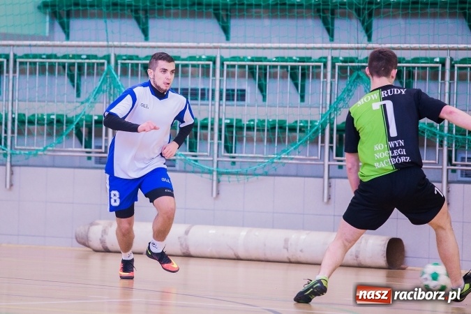 Zdjęcie w galerii na portalu naszraciborz.pl: Makroregionalny Turniej Halowej Piłki Nożnej Chłopców Szkół Ponadgimnazjalnych wiadomości z regionu