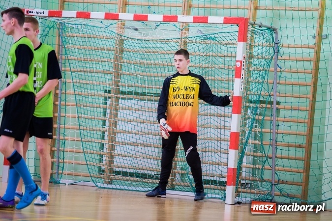 Zdjęcie w galerii na portalu naszraciborz.pl: Makroregionalny Turniej Halowej Piłki Nożnej Chłopców Szkół Ponadgimnazjalnych wiadomości z regionu