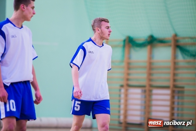 Zdjęcie w galerii na portalu naszraciborz.pl: Makroregionalny Turniej Halowej Piłki Nożnej Chłopców Szkół Ponadgimnazjalnych wiadomości z regionu