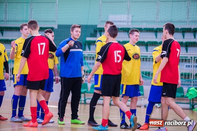 Zdjęcie w galerii na portalu naszraciborz.pl: Makroregionalny Turniej Halowej Piłki Nożnej Chłopców Szkół Ponadgimnazjalnych wiadomości z regionu