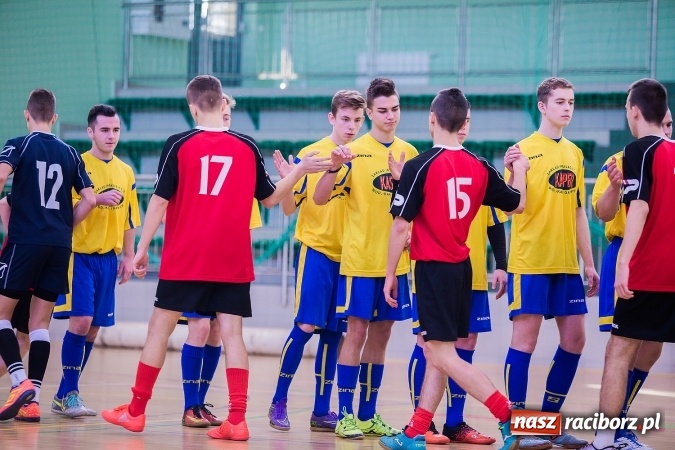 Zdjęcie w galerii na portalu naszraciborz.pl: Makroregionalny Turniej Halowej Piłki Nożnej Chłopców Szkół Ponadgimnazjalnych wiadomości z regionu