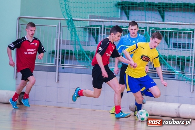 Zdjęcie w galerii na portalu naszraciborz.pl: Makroregionalny Turniej Halowej Piłki Nożnej Chłopców Szkół Ponadgimnazjalnych wiadomości z regionu