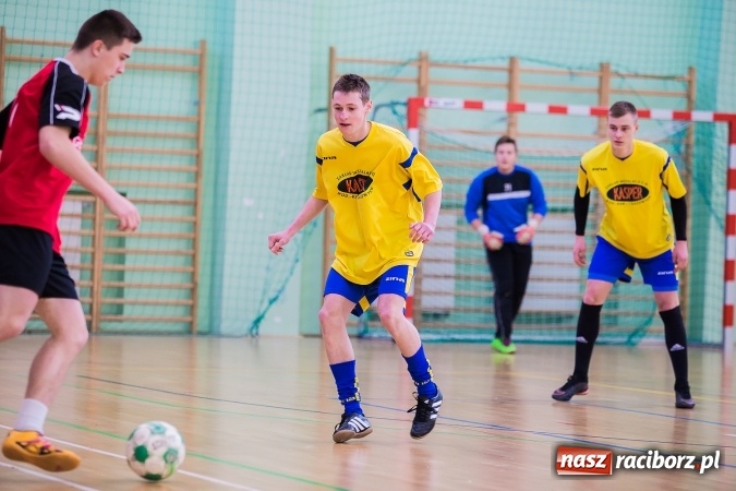 Zdjęcie w galerii na portalu naszraciborz.pl: Makroregionalny Turniej Halowej Piłki Nożnej Chłopców Szkół Ponadgimnazjalnych wiadomości z regionu