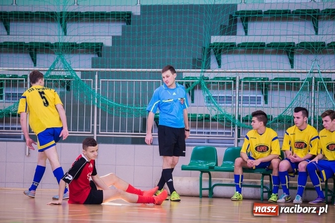 Zdjęcie w galerii na portalu naszraciborz.pl: Makroregionalny Turniej Halowej Piłki Nożnej Chłopców Szkół Ponadgimnazjalnych wiadomości z regionu