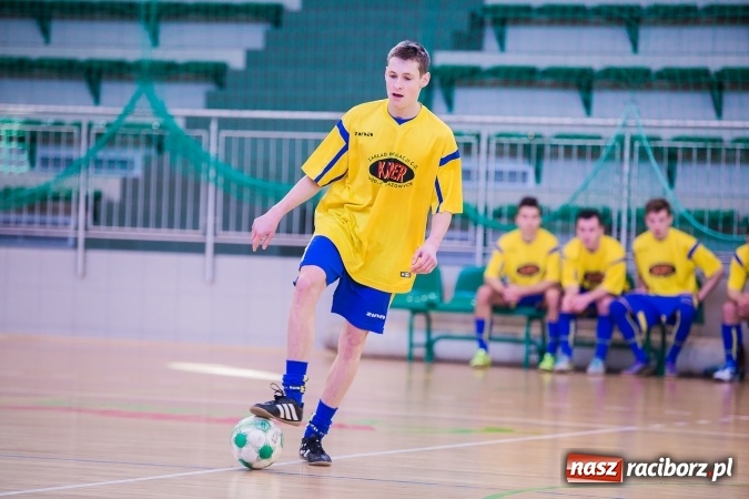 Zdjęcie w galerii na portalu naszraciborz.pl: Makroregionalny Turniej Halowej Piłki Nożnej Chłopców Szkół Ponadgimnazjalnych wiadomości z regionu