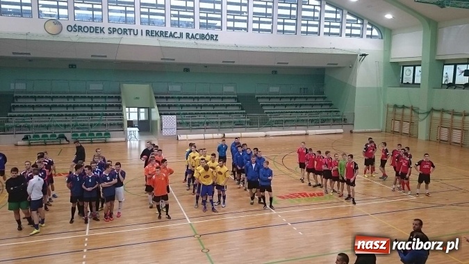 Zdjęcie w galerii na portalu naszraciborz.pl: Makroregionalny Turniej Halowej Piłki Nożnej Chłopców Szkół Ponadgimnazjalnych wiadomości z regionu