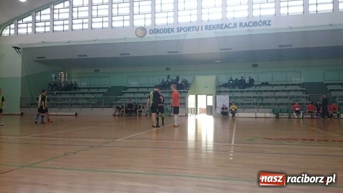 Zdjęcie w galerii na portalu naszraciborz.pl: Makroregionalny Turniej Halowej Piłki Nożnej Chłopców Szkół Ponadgimnazjalnych wiadomości z regionu