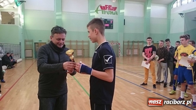 Zdjęcie w galerii na portalu naszraciborz.pl: Makroregionalny Turniej Halowej Piłki Nożnej Chłopców Szkół Ponadgimnazjalnych wiadomości z regionu