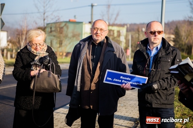 Zdjęcie w galerii na portalu naszraciborz.pl: Symboliczne nadanie imienia Jana Darowskiego rondu przy Auchan wiadomości z regionu