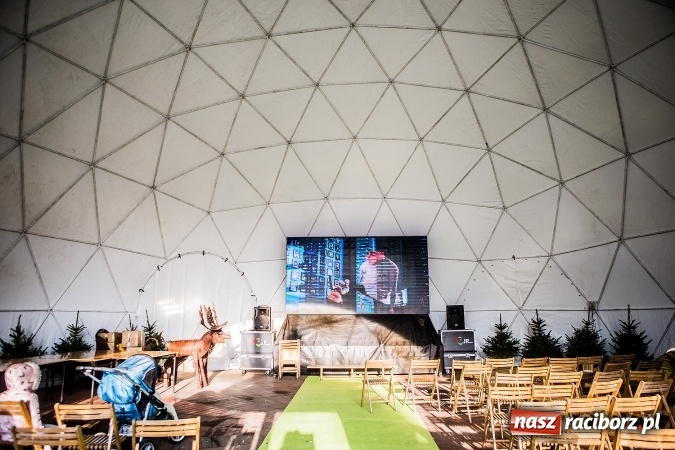 Zdjęcie w galerii na portalu naszraciborz.pl: Zdjęcia ze św. Mikołajem, wielkie gotowanie i karuzela, czyli drugi jarmarkowy weekend w Raciborzu wiadomości z regionu