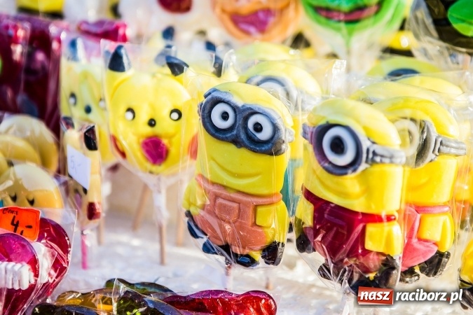 Zdjęcie w galerii na portalu naszraciborz.pl: Zdjęcia ze św. Mikołajem, wielkie gotowanie i karuzela, czyli drugi jarmarkowy weekend w Raciborzu wiadomości z regionu