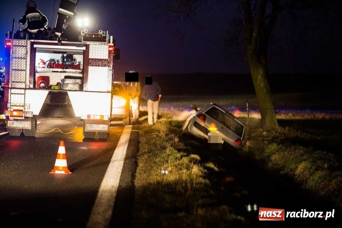 Zdjęcie w galerii na portalu naszraciborz.pl: Dachowanie opla na DK 45 a potem następne kolizje i renault w rowie FOTO wiadomości z regionu