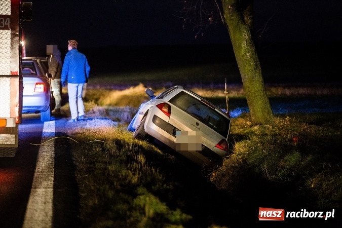 Zdjęcie w galerii na portalu naszraciborz.pl: Dachowanie opla na DK 45 a potem następne kolizje i renault w rowie FOTO wiadomości z regionu