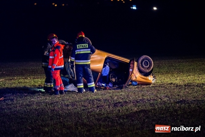 Zdjęcie w galerii na portalu naszraciborz.pl: Dachowanie opla na DK 45 a potem następne kolizje i renault w rowie FOTO wiadomości z regionu