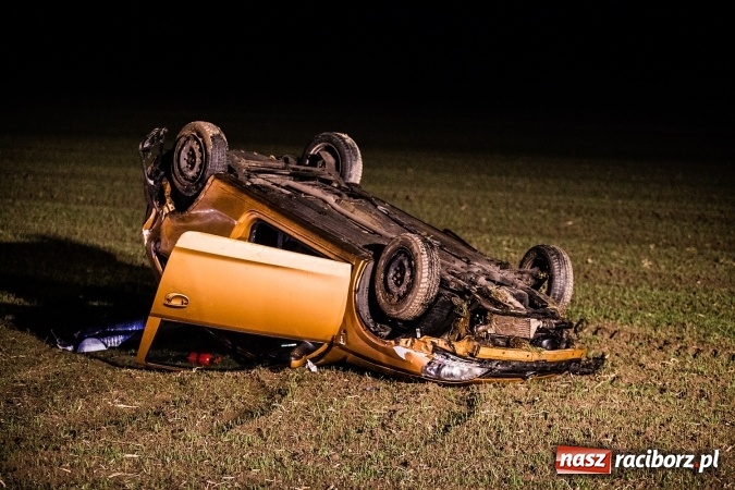 Zdjęcie w galerii na portalu naszraciborz.pl: Dachowanie opla na DK 45 a potem następne kolizje i renault w rowie FOTO wiadomości z regionu