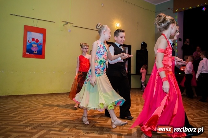 Zdjęcie w galerii na portalu naszraciborz.pl: Gwiazdkowe spotkanie taneczne w Młodzieżowym Domu Kultury wiadomości z regionu