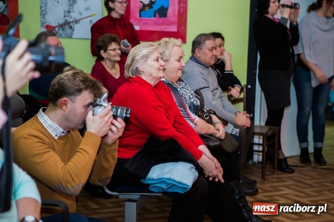 Zdjęcie w galerii na portalu naszraciborz.pl: Gwiazdkowe spotkanie taneczne w Młodzieżowym Domu Kultury wiadomości z regionu