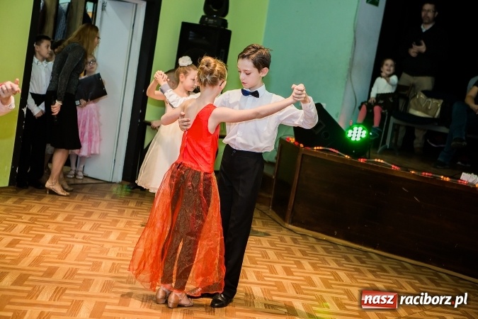 Zdjęcie w galerii na portalu naszraciborz.pl: Gwiazdkowe spotkanie taneczne w Młodzieżowym Domu Kultury wiadomości z regionu