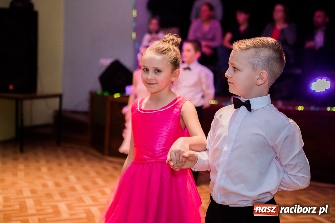 Zdjęcie w galerii na portalu naszraciborz.pl: Gwiazdkowe spotkanie taneczne w Młodzieżowym Domu Kultury wiadomości z regionu