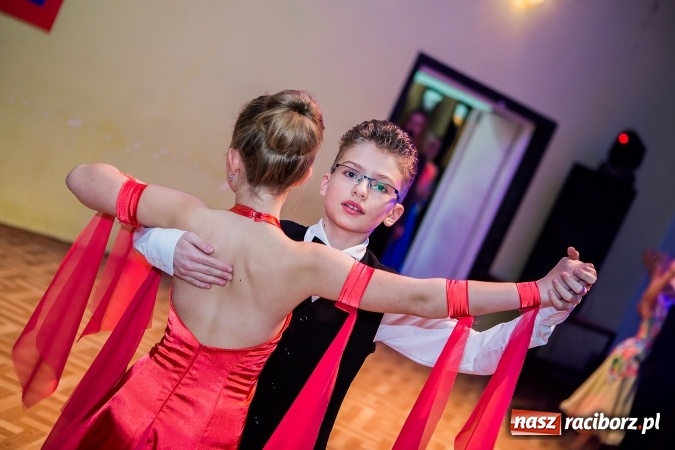 Zdjęcie w galerii na portalu naszraciborz.pl: Gwiazdkowe spotkanie taneczne w Młodzieżowym Domu Kultury wiadomości z regionu