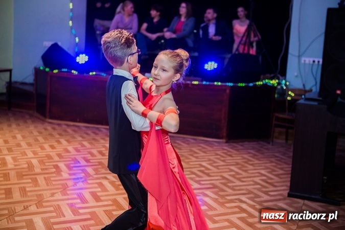 Zdjęcie w galerii na portalu naszraciborz.pl: Gwiazdkowe spotkanie taneczne w Młodzieżowym Domu Kultury wiadomości z regionu