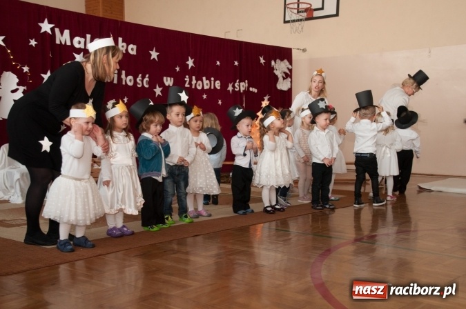 Zdjęcie w galerii na portalu naszraciborz.pl: Maleńka przyszła Miłość... do przedszkola w Markowicach wiadomości z regionu