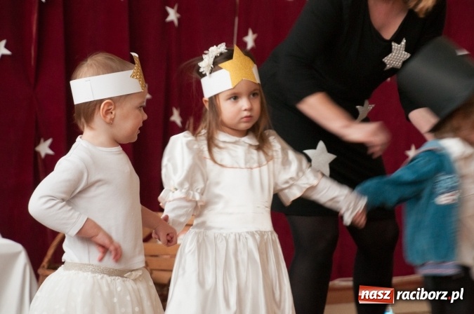 Zdjęcie w galerii na portalu naszraciborz.pl: Maleńka przyszła Miłość... do przedszkola w Markowicach wiadomości z regionu