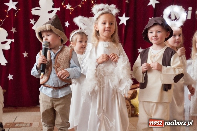 Zdjęcie w galerii na portalu naszraciborz.pl: Maleńka przyszła Miłość... do przedszkola w Markowicach wiadomości z regionu